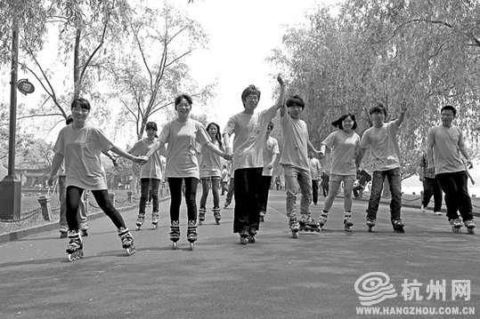 2013中國(guó)杭州大學(xué)生旅游節(jié)開幕 2013中國(guó)杭州大學(xué)生旅游節(jié)開幕