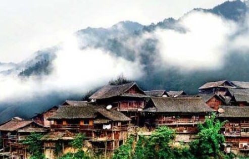 遠(yuǎn)眺西江千戶苗寨 遠(yuǎn)眺西江千戶苗寨