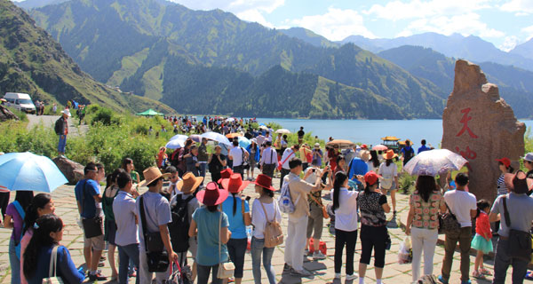 天池景區多措并舉游客量平穩回升 天池景區多措并舉游客量平穩回升