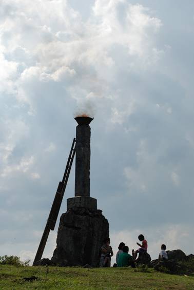 云南:鎮(zhèn)雄4萬彝家兒女歡度花山彝族火把節(jié) 云南:鎮(zhèn)雄4萬彝家兒女歡度花山彝族火把節(jié)