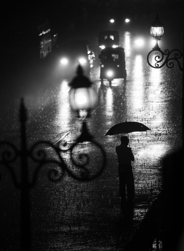 傾盆大雨中 傾盆大雨中