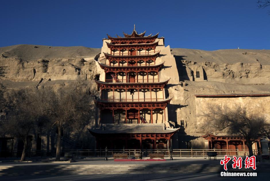 敦煌莫高窟"九層樓"換"新顏"面世 敦煌莫高窟"九層樓"換"新顏"面世