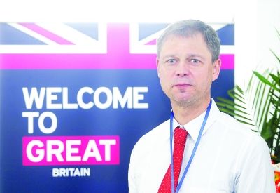 昨日,武漢英國簽證申請中心正式開放,英國駐華大使館參贊衛渟瀚參加了揭幕儀式 昨日,武漢英國簽證申請中心正式開放,英國駐華大使館參贊衛渟瀚參加了揭幕儀式