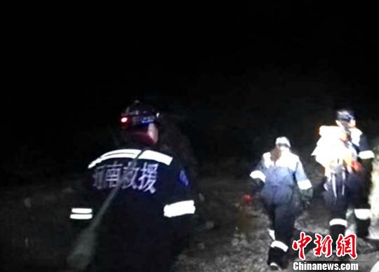 7名游客被困河南濟源懸崖經歷近十個小時后獲救