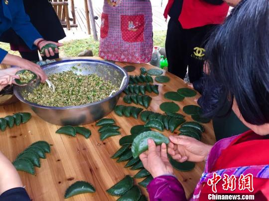 中國?桐廬休閑鄉村旅游季中的體驗活動。 沈心悅 攝