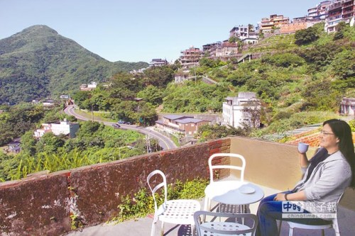 住在九份民宿,可朓望山城美景。(臺(tái)灣《旺報(bào)》資料照片)
