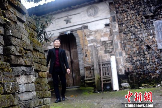 德興市李宅鄉保存著大量完好的石頭屋。3月29日拍攝。 王昊陽 攝