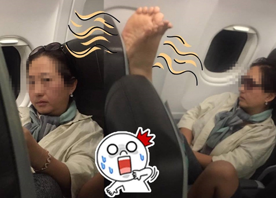 香港網(wǎng)民稱,坐廉航時遇到韓國大媽“晾腳”