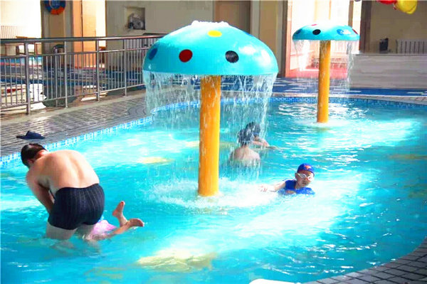 孩子最喜歡玩水!