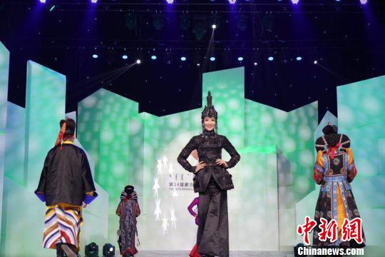 圖為蒙古服裝服飾展演 內蒙古旅游發展委員會供圖