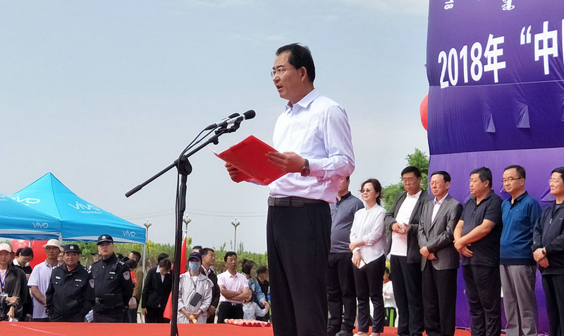 磴口縣委副書記、政府縣長樊文致辭 李慧 攝
